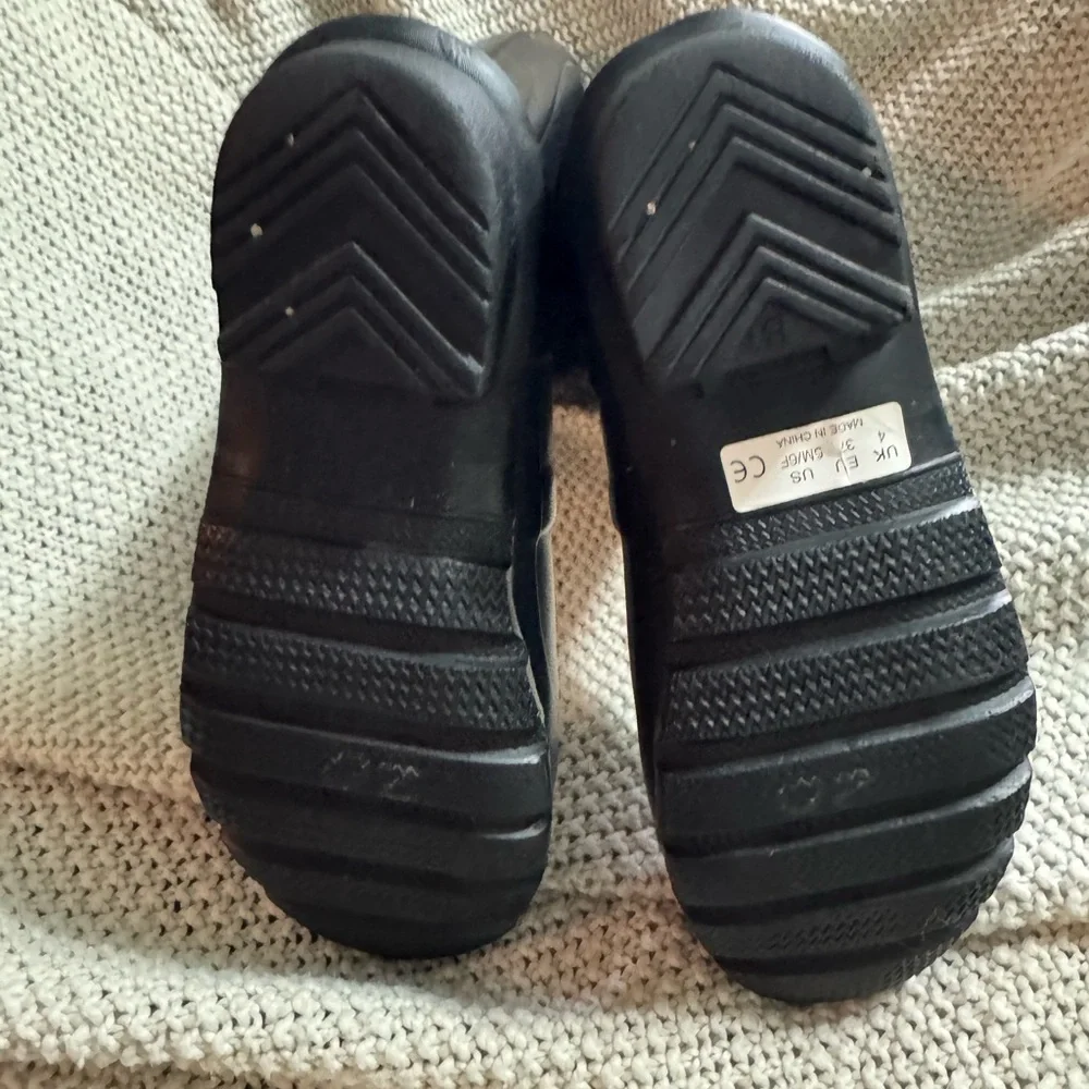 Hunter Boots, Tall,‎ Black, With Socks, Size 6F